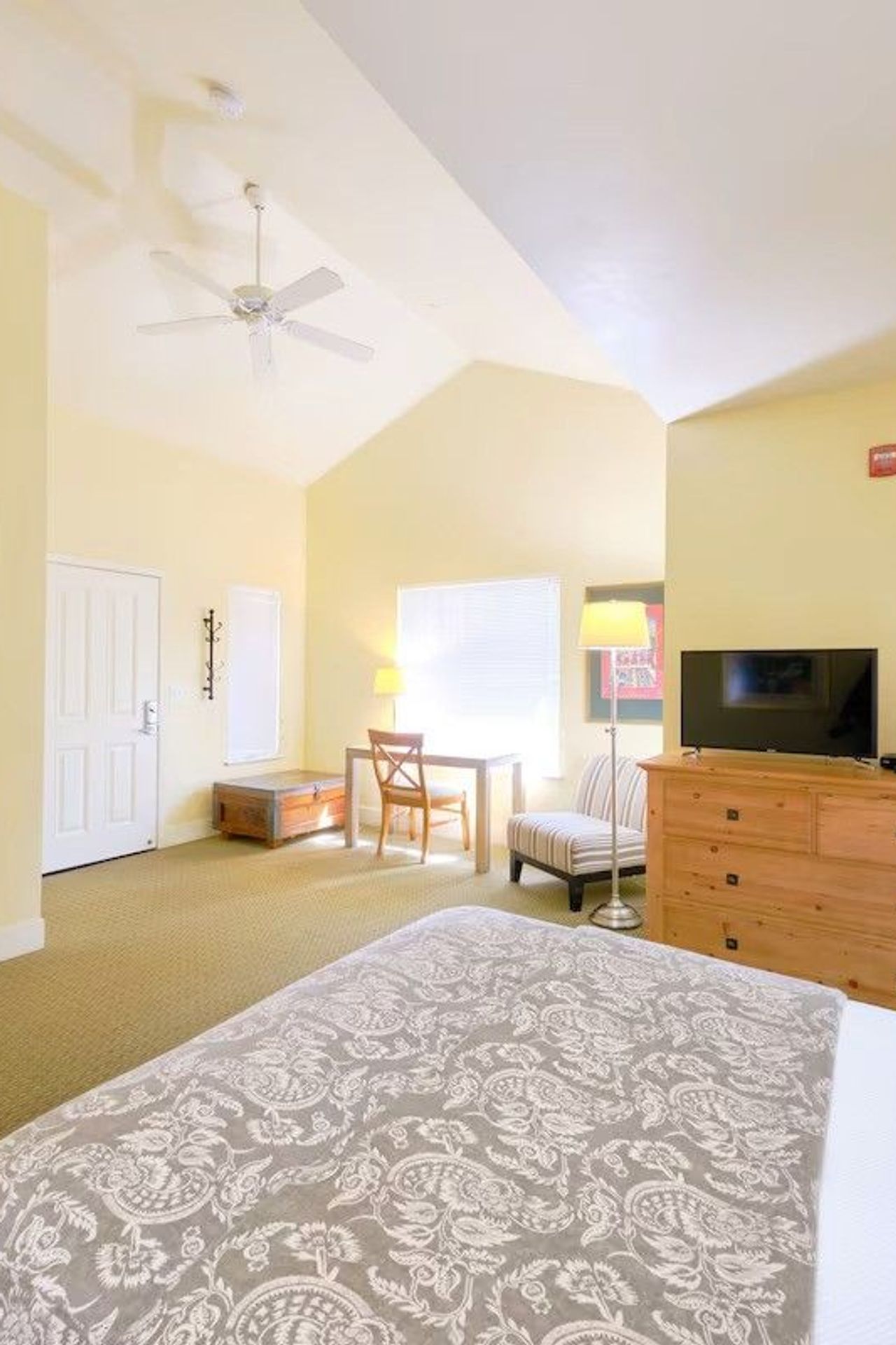 Calistoga Inn Restaurant & Brewery | Calistoga, CA - Cottage