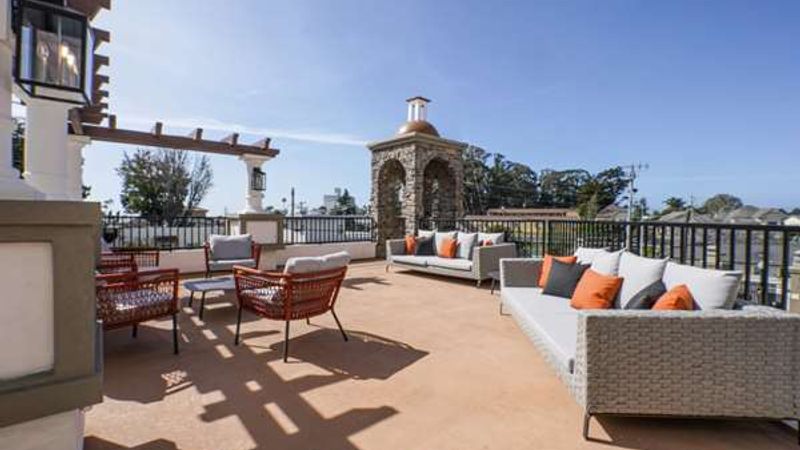 Photo of La Quinta Inn & Suites by Wyndham Santa Cruz