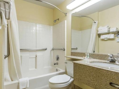 Photo of Quality Inn & Suites