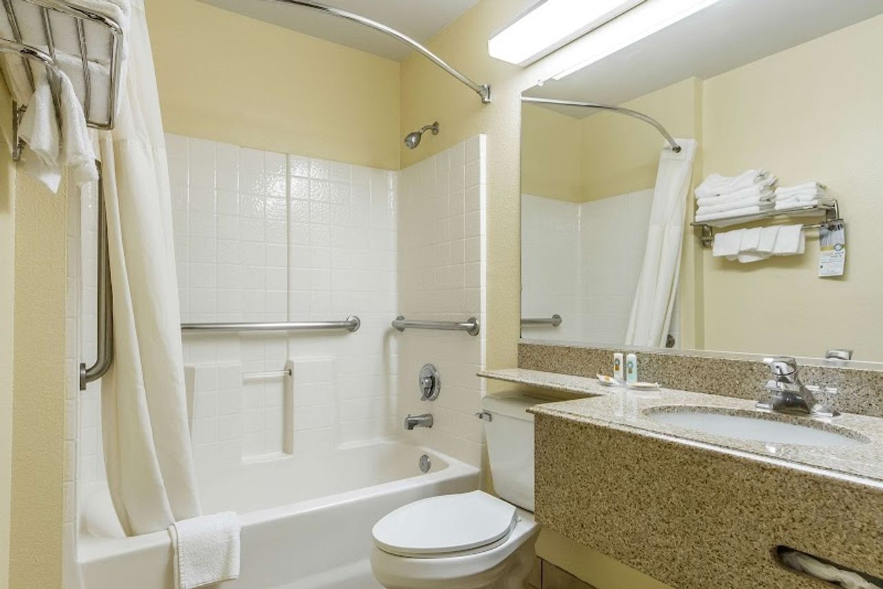 Photo of Quality Inn & Suites