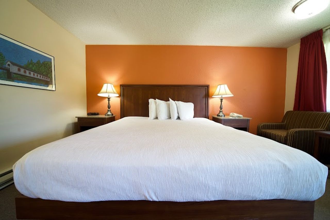 Photo of Village Inn Springfield/Eugene - Room, King bed