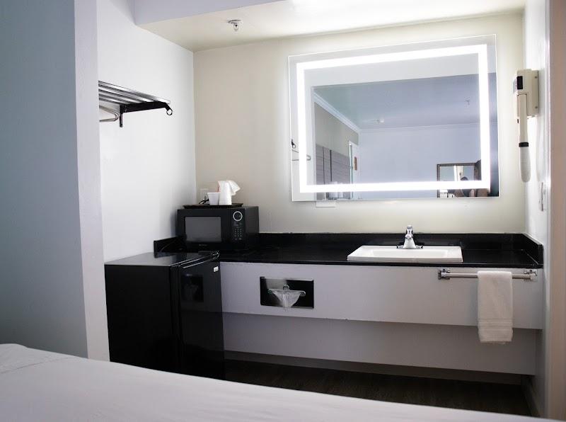 Photo of Discovery Inn Hayward - Castro Valley