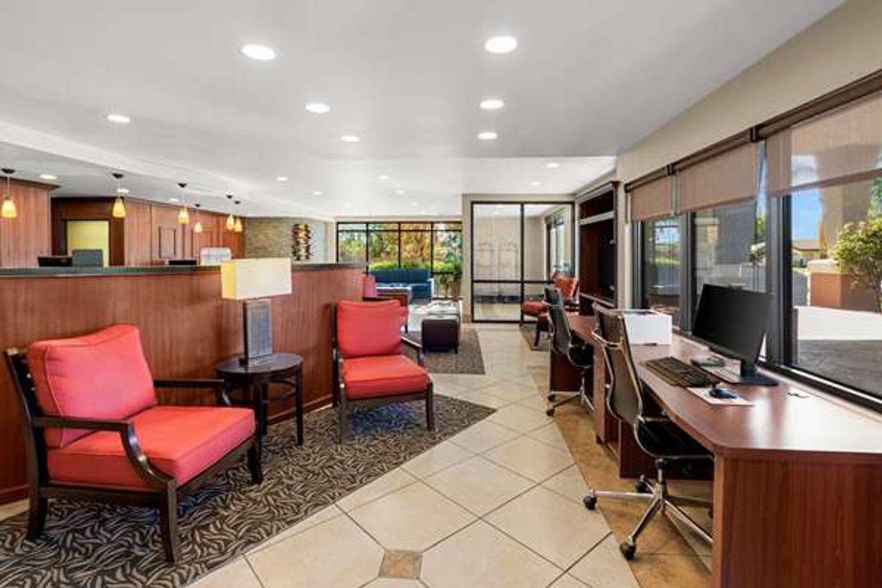 Photo of Comfort Suites Suites Vacaville-Napa Valley Area