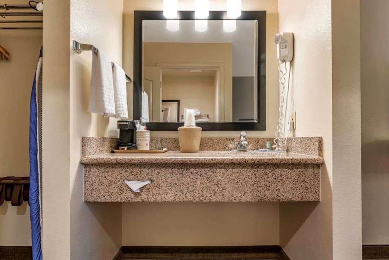 Photo of Best Western Luxury Inn