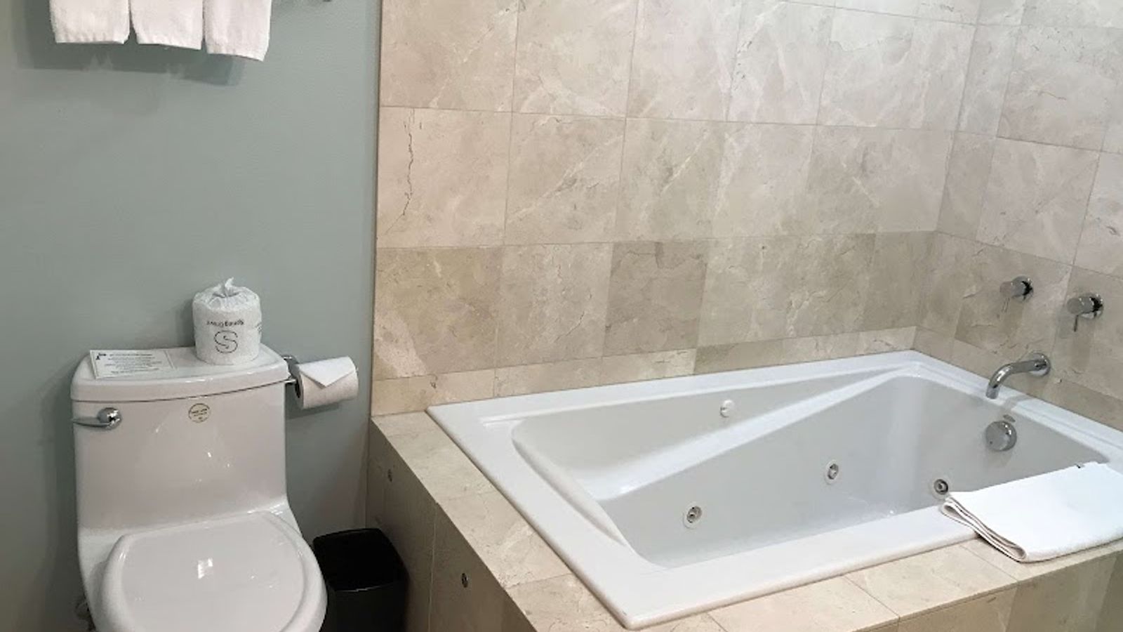 Photo of Best Western Plus Hood River Inn