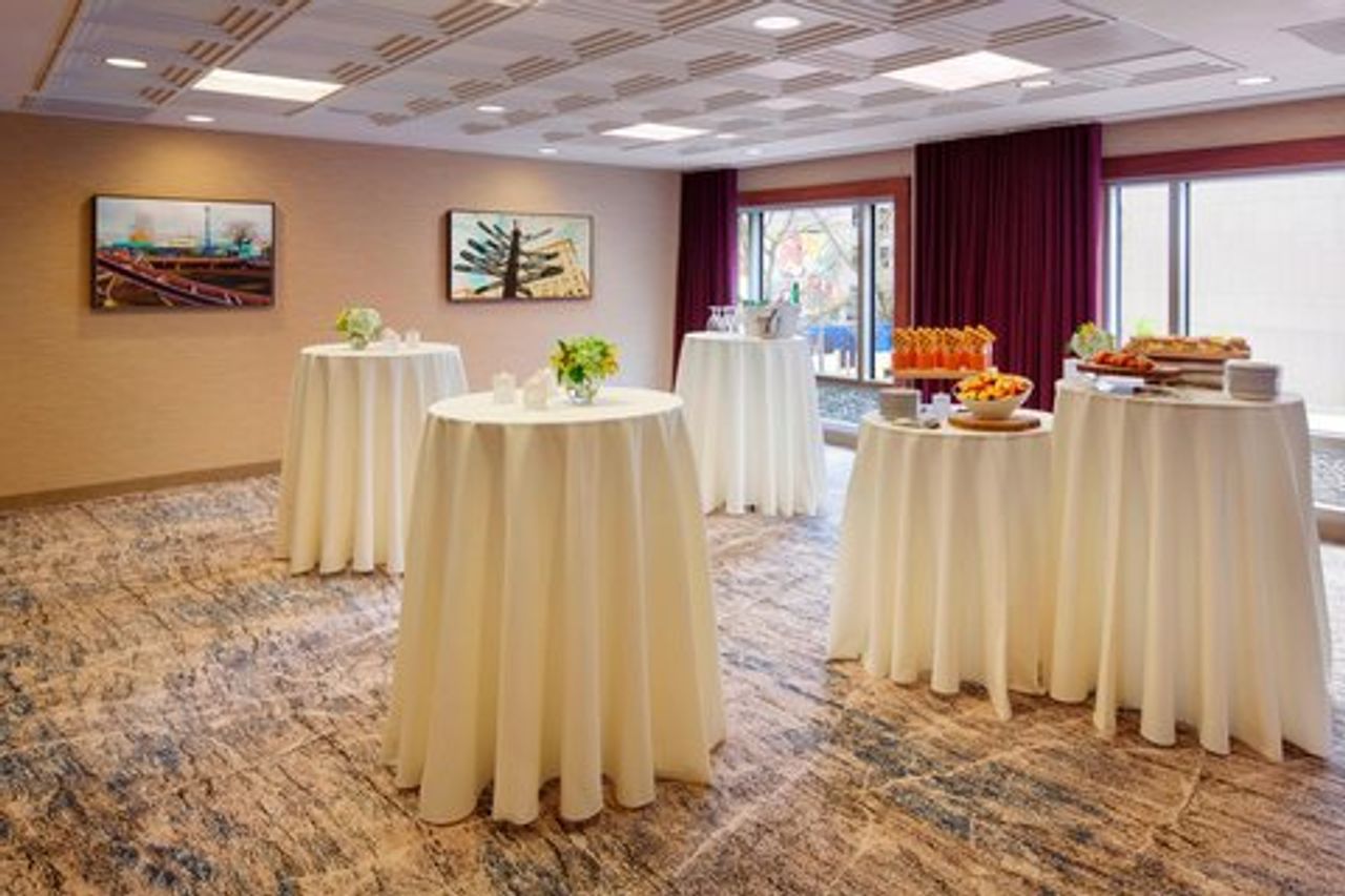 Photo of Courtyard Portland City Center