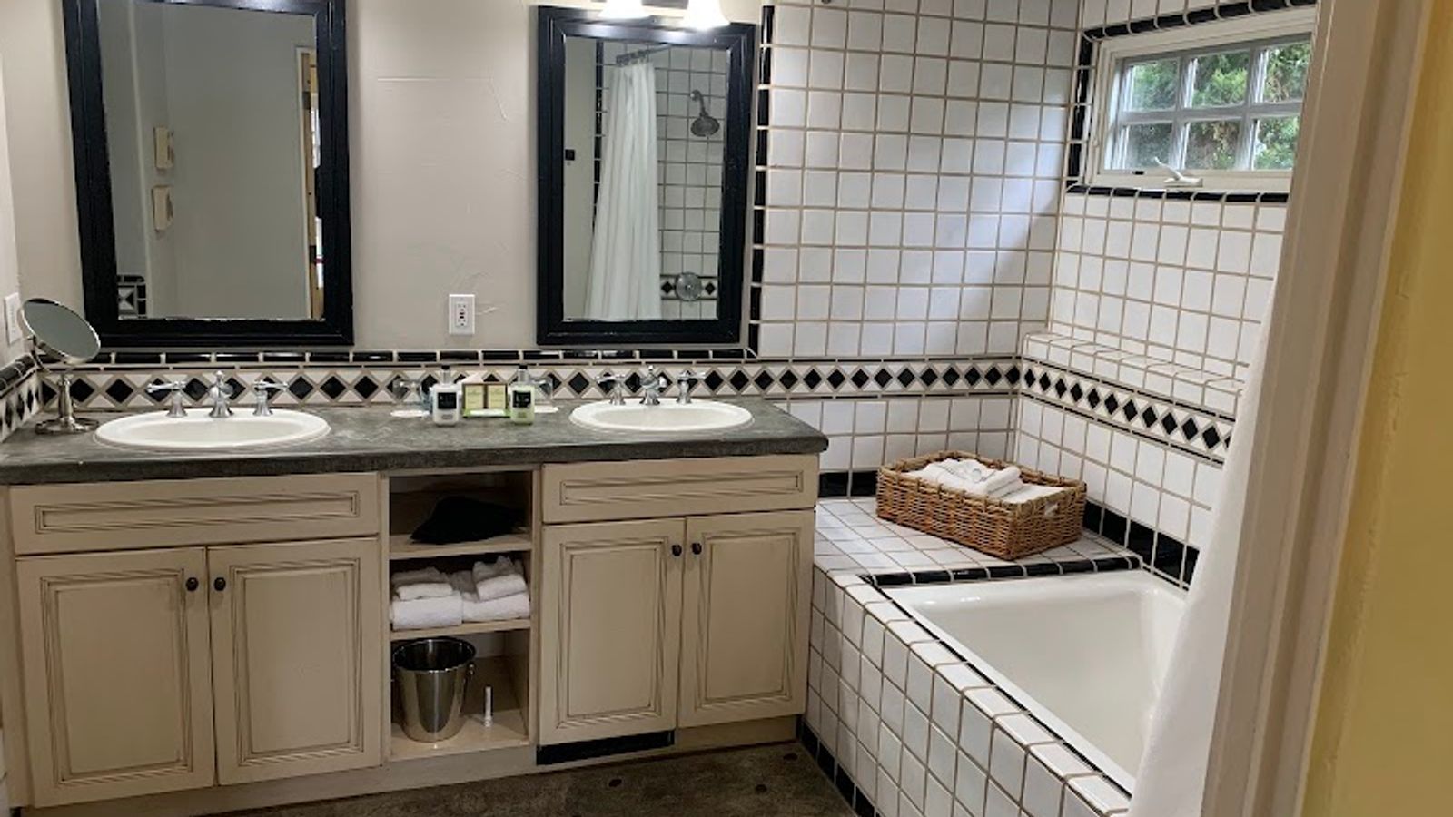 Photo of Lavender, A Four Sisters Inn