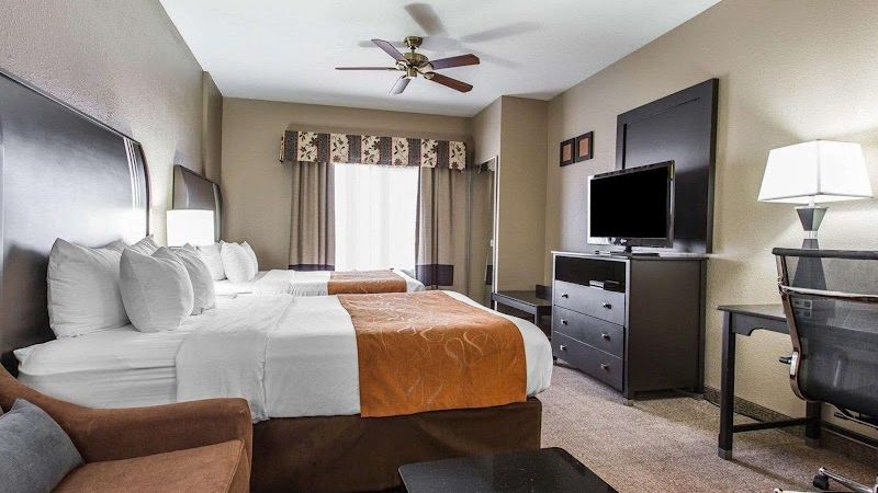 Photo of Comfort Suites Bakersfield