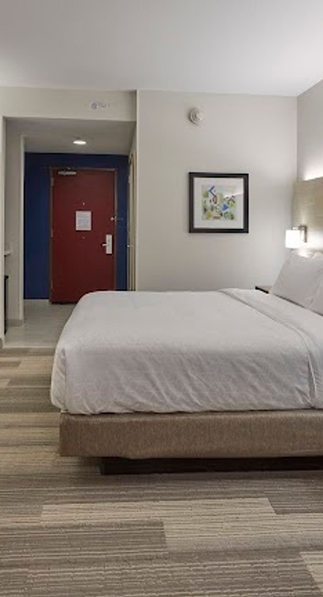 Photo of Holiday Inn Express Eugene - Springfield, an IHG Hotel - Room, King bed, Flat TV