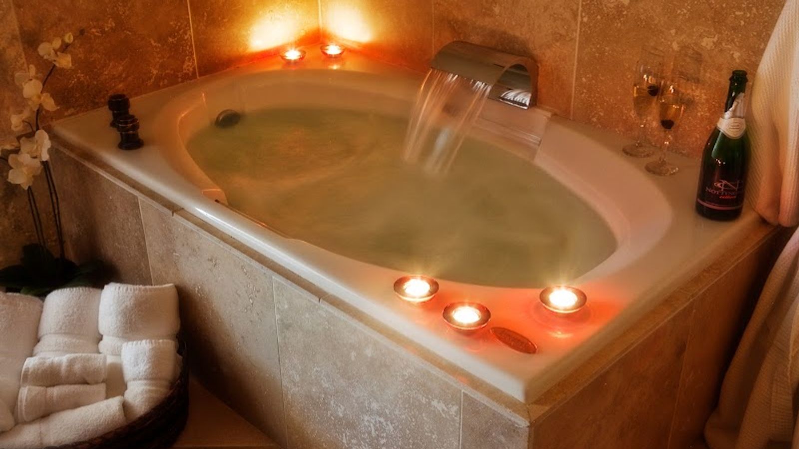 Photo of The Purple Orchid | Wine Country Resort & Spa - Jetted soaking tubs or BainUltra tubs