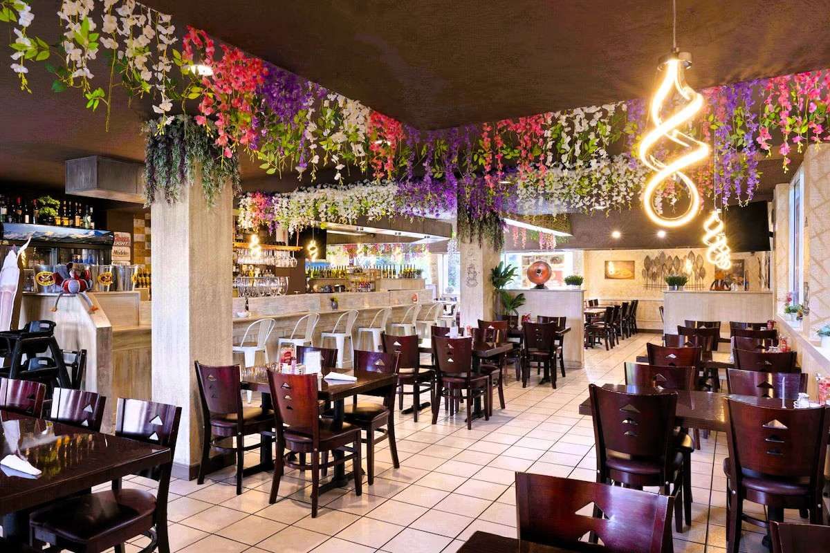 Photo of Travelodge by Wyndham Monterey Bay - On-site Restaurant (Del Monte Grill & Café)