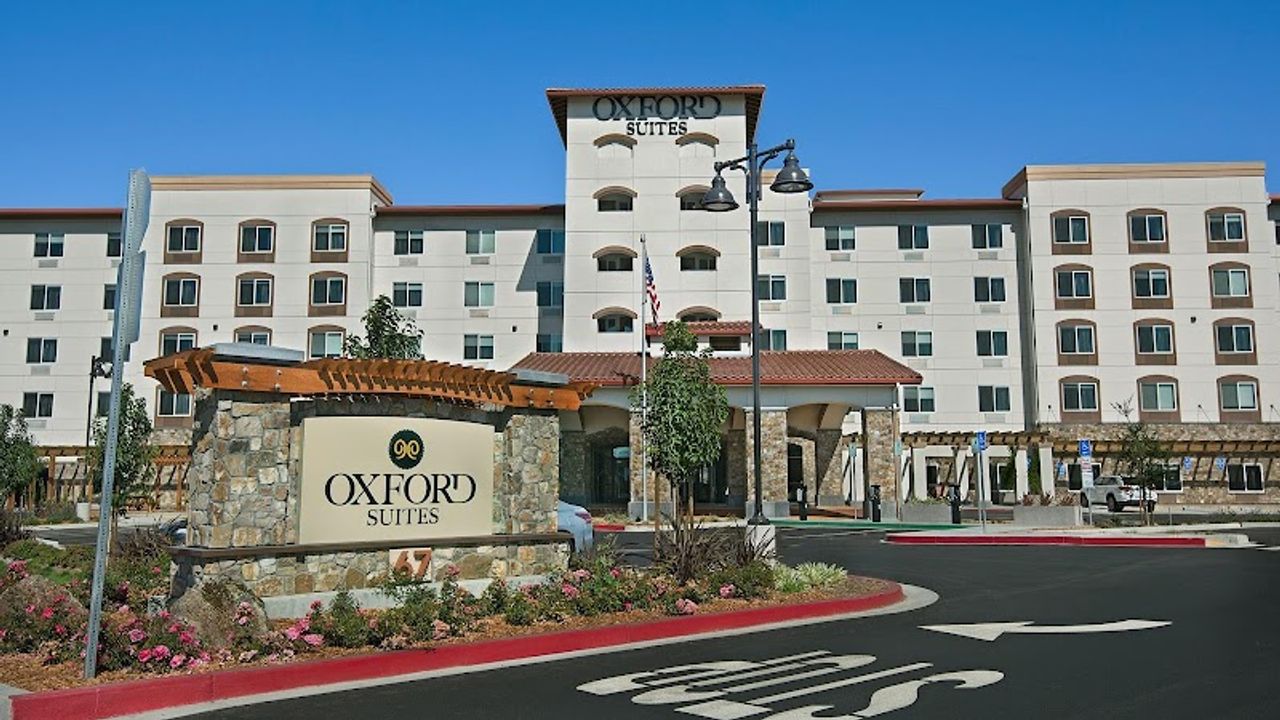 Photo of Oxford Suites Sonoma County - Rohnert Park