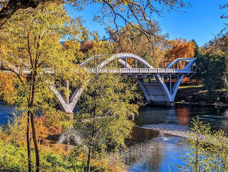 Photo of Riverside Inn