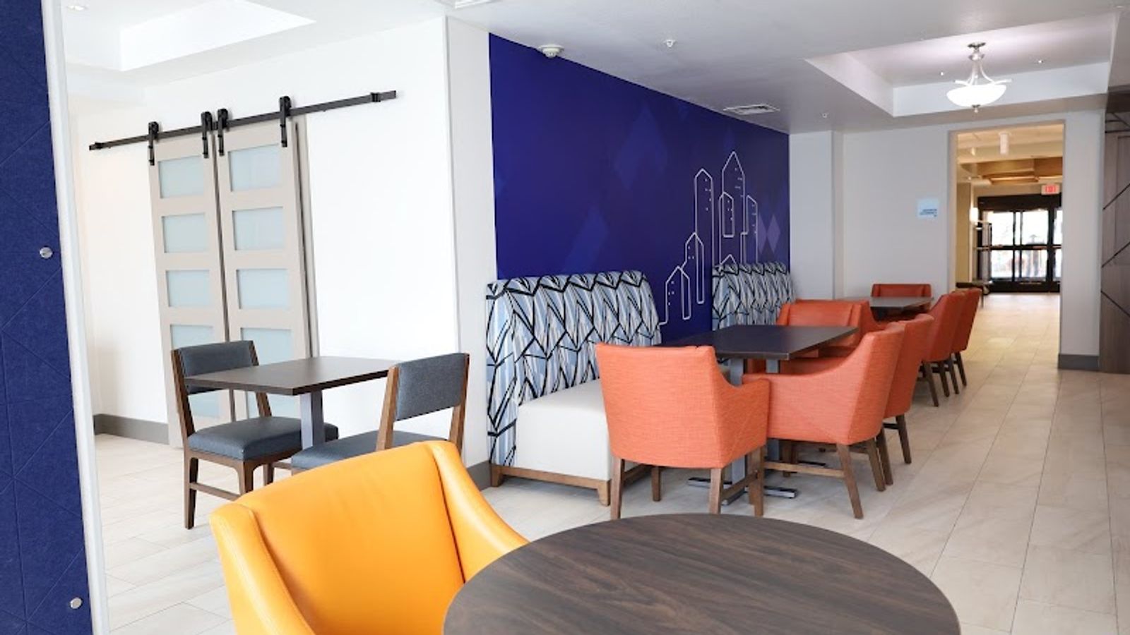 Photo of Holiday Inn Express & Suites Vancouver Mall/Portland Area, an IHG Hotel