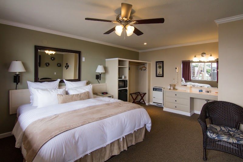 Photo of Lovers Point Inn - King Bed Third Floor room