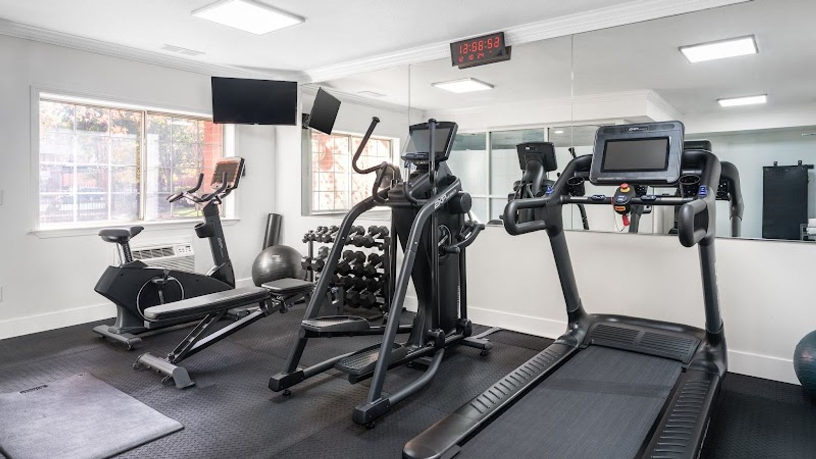 Photo of Holiday Inn & Suites San Mateo-San Francisco SFO by IHG