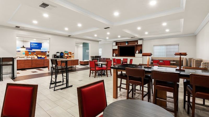 Photo of Holiday Inn Express & Suites Klamath Falls Central, an IHG Hotel