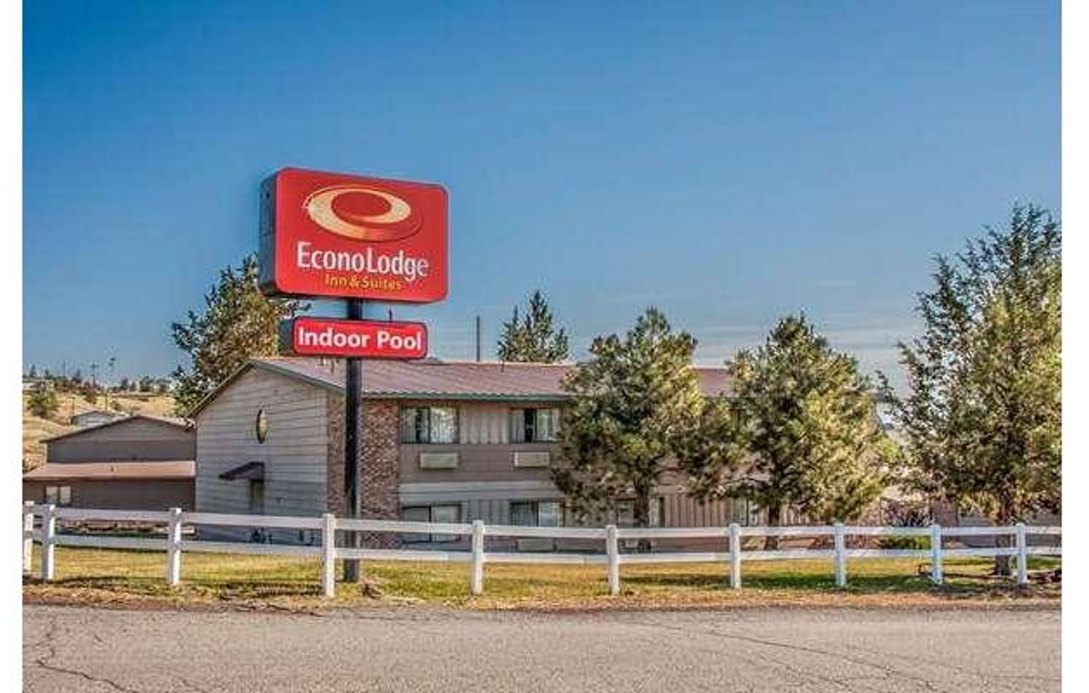 Econo Lodge Inn & Suites Madras