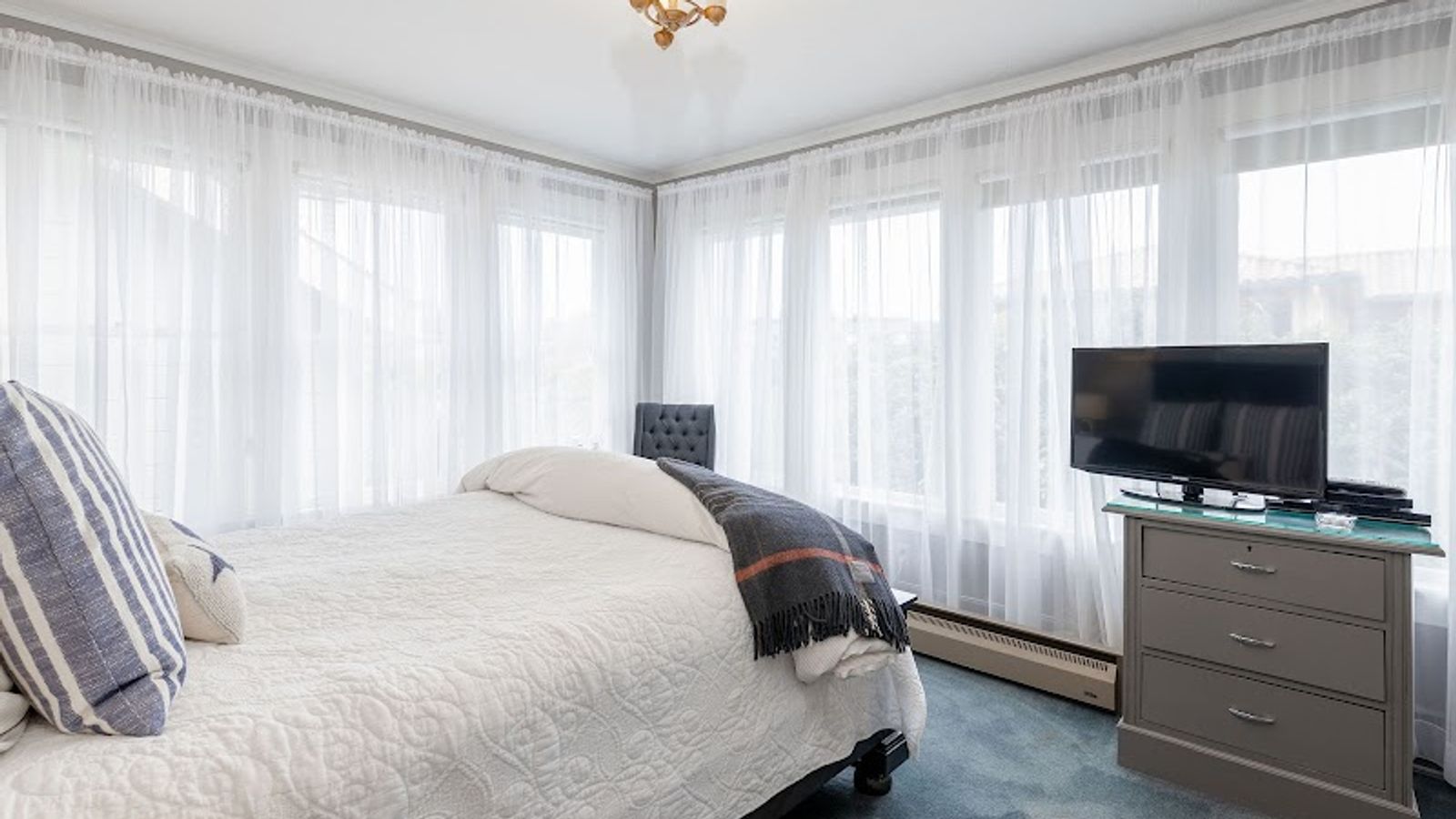 Photo of Nantucket Whale Inn, Half Moon Bay Hotel