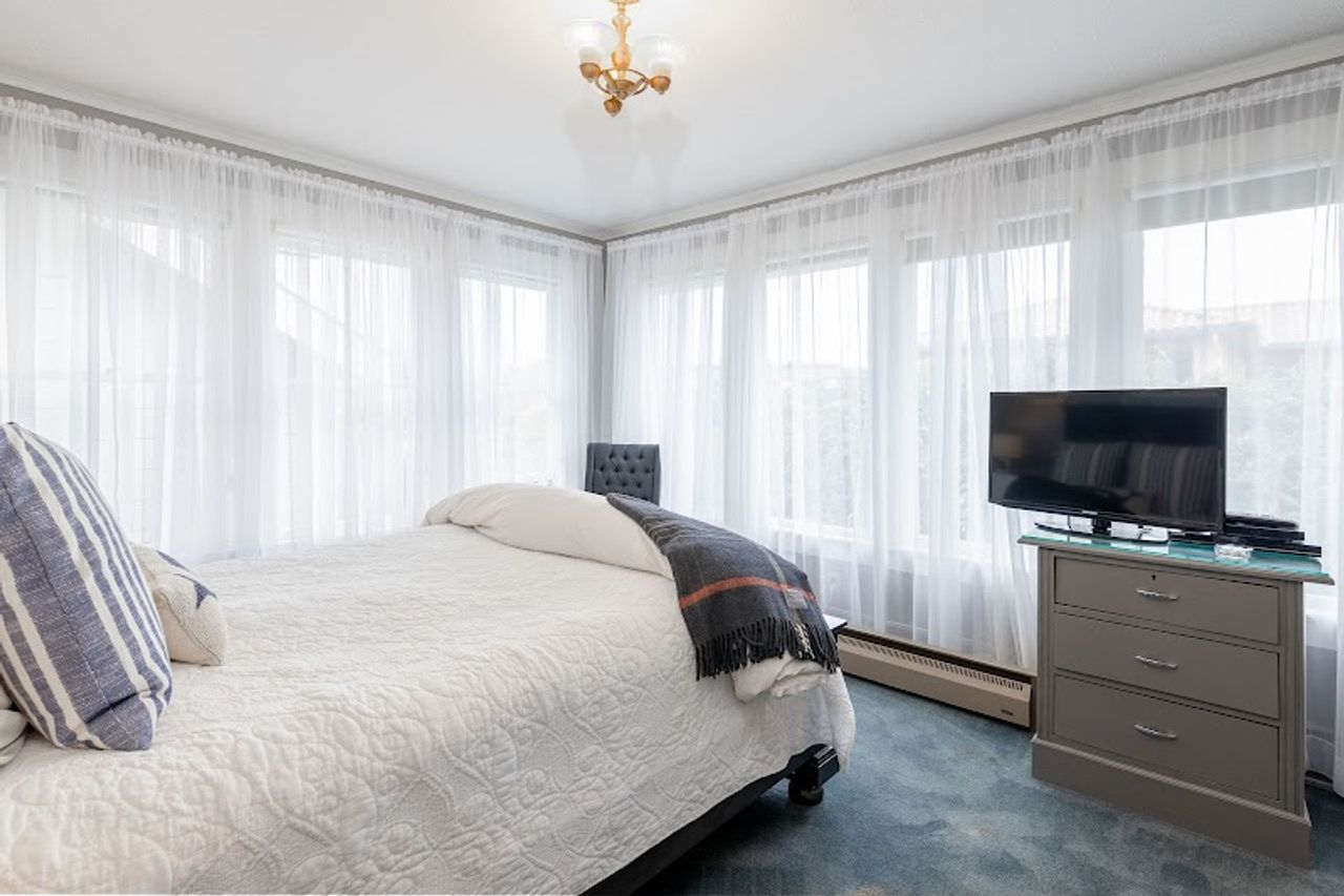 Photo of Nantucket Whale Inn, Half Moon Bay Hotel