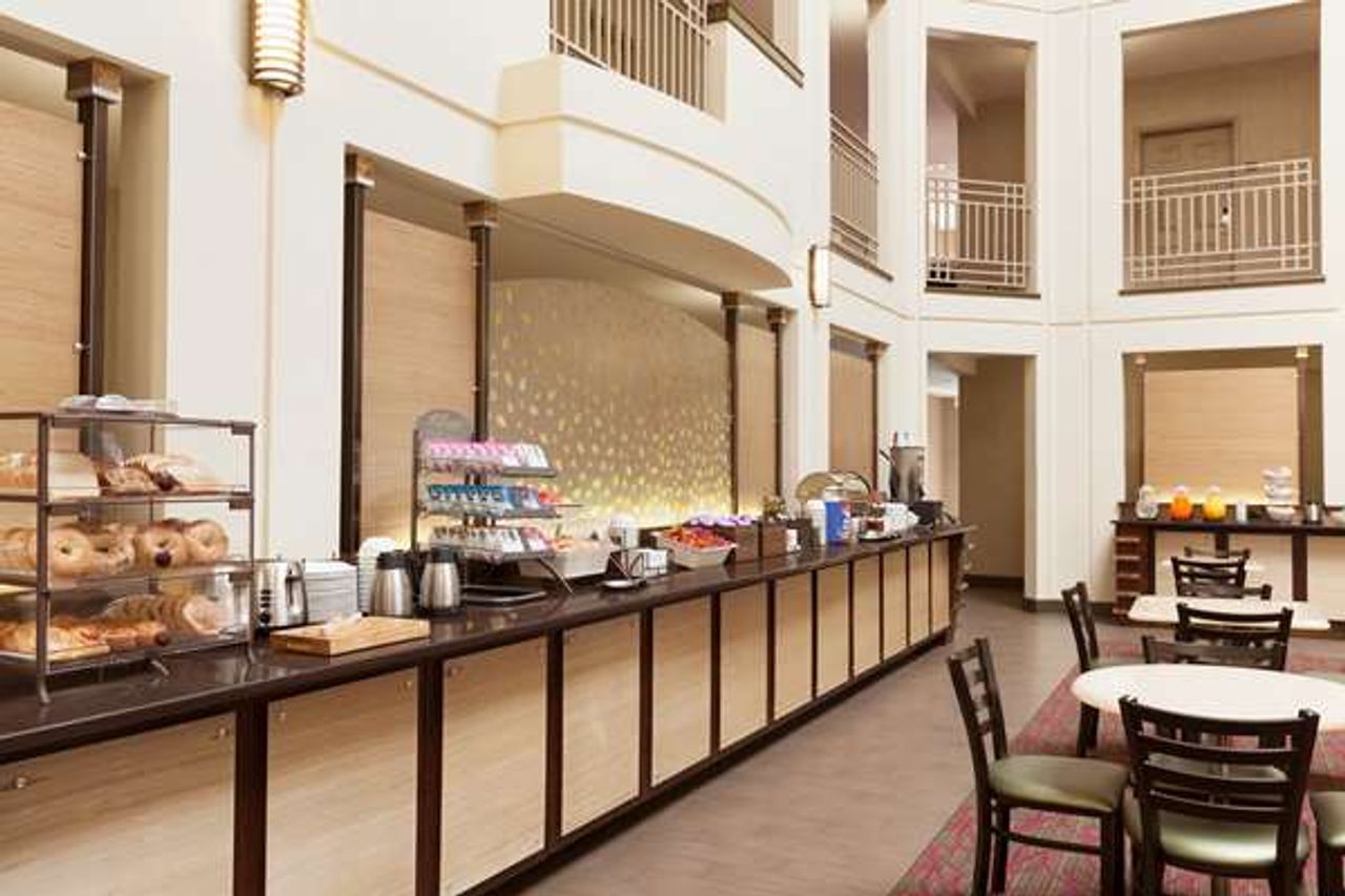 Photo of Country Inn & Suites by Radisson, San Carlos, CA