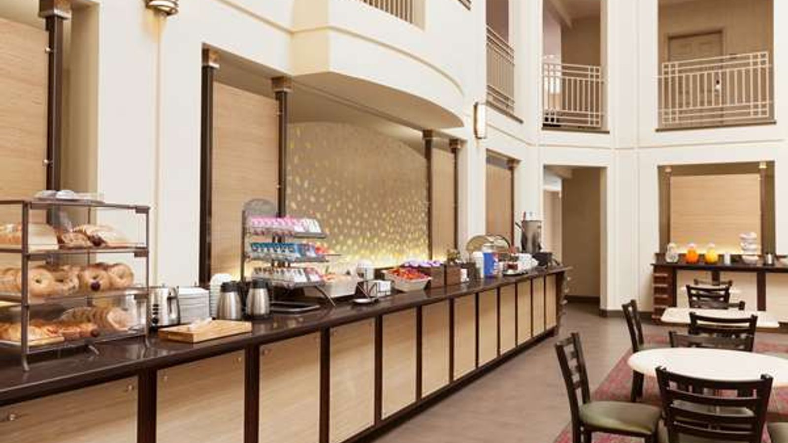 Photo of Country Inn & Suites by Radisson, San Carlos, CA