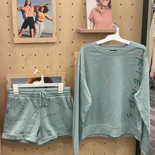 Friends Logo Graphic Sweatshirt -Green