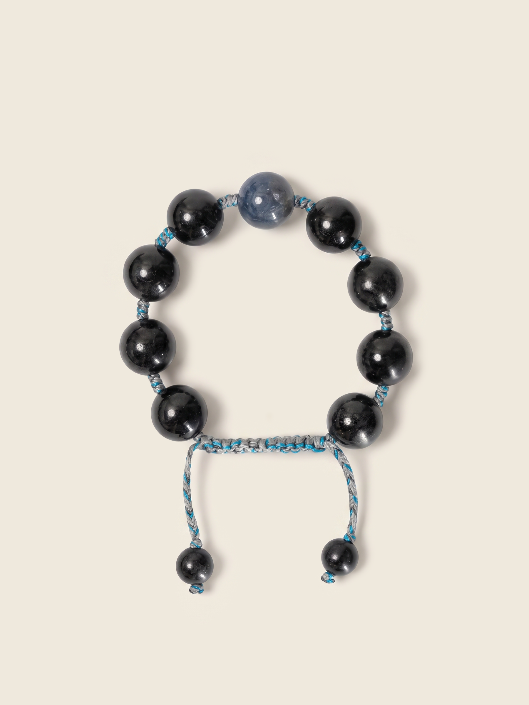 ARTEFACT 04