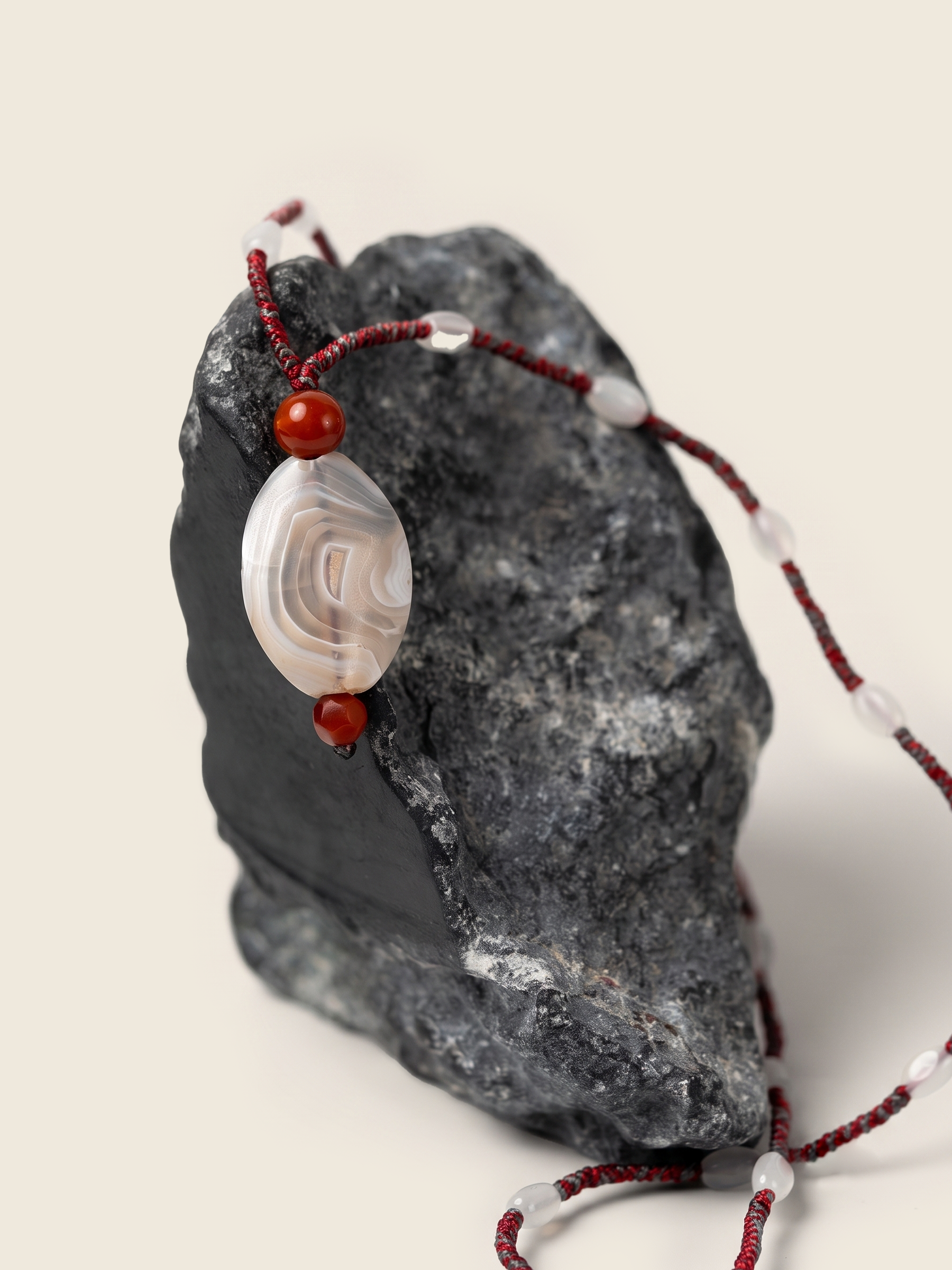 ARTEFACT 06