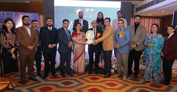 DISTINGUISHED EDUCATIONAL LEADERSHIP & MENTORSHIP HONOUR