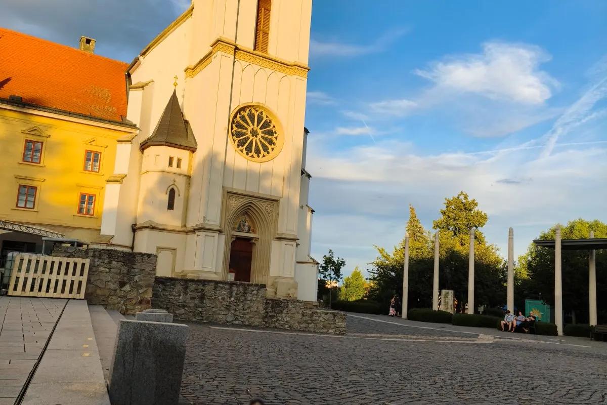 Magyarok Nagyasszonya templom
