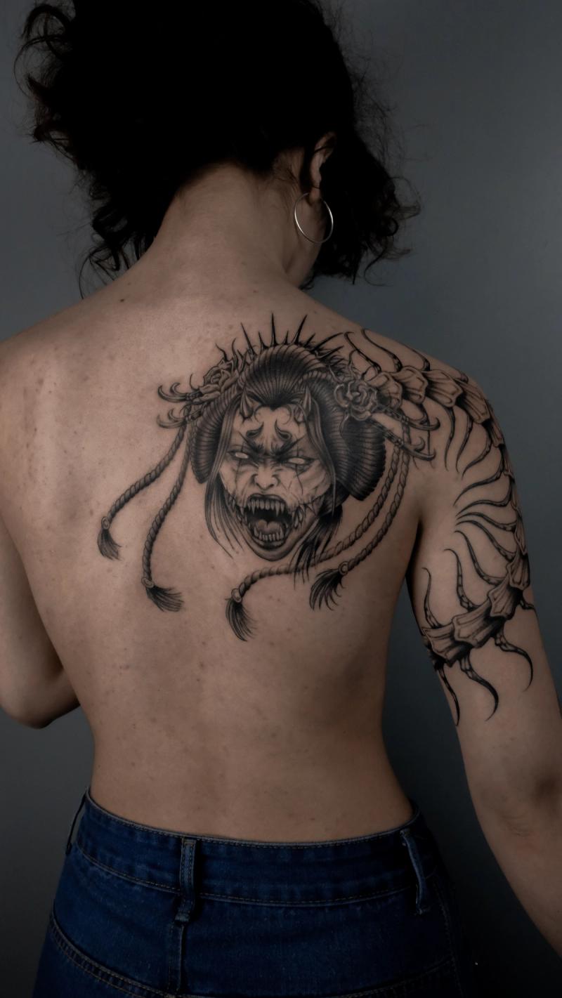 Scolopendra Geisha