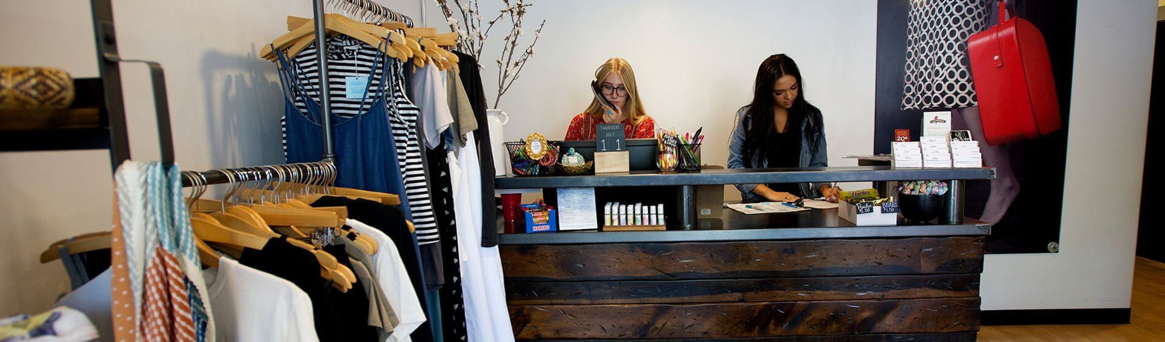 The Screamin Peach Sign