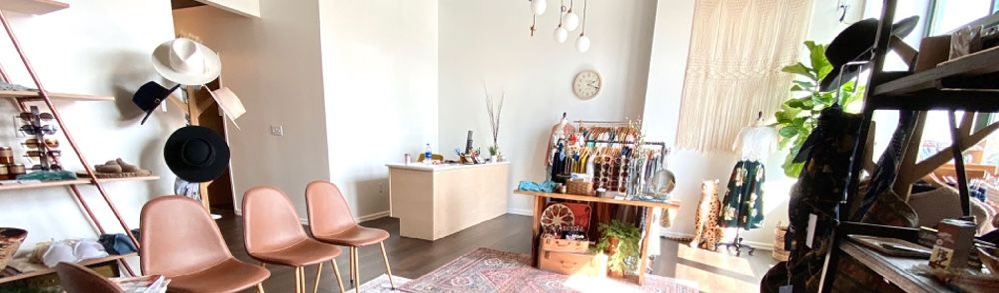 The Screamin Peach Sign