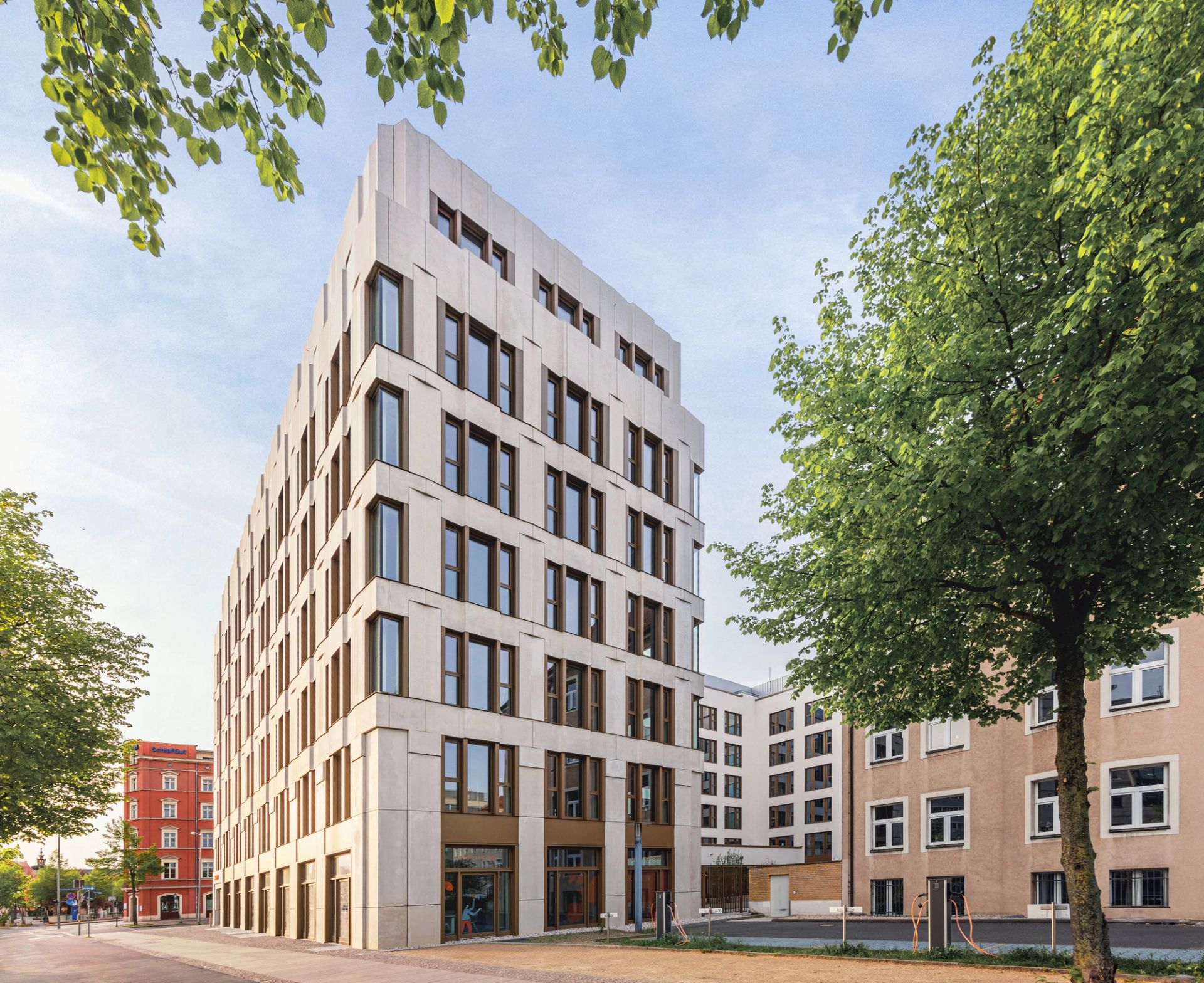 Europazentrale für Unite, Leipzig – Stirnseite und Längsfassade