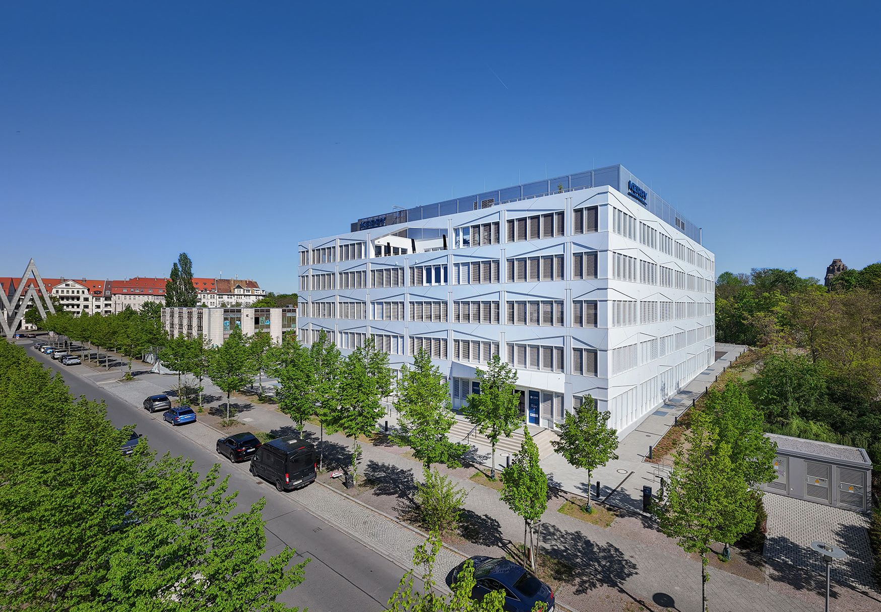 BioSquare Alte Messe, Leipzig – Luftbild von der Straße des 18. Oktober mit Baumreihe