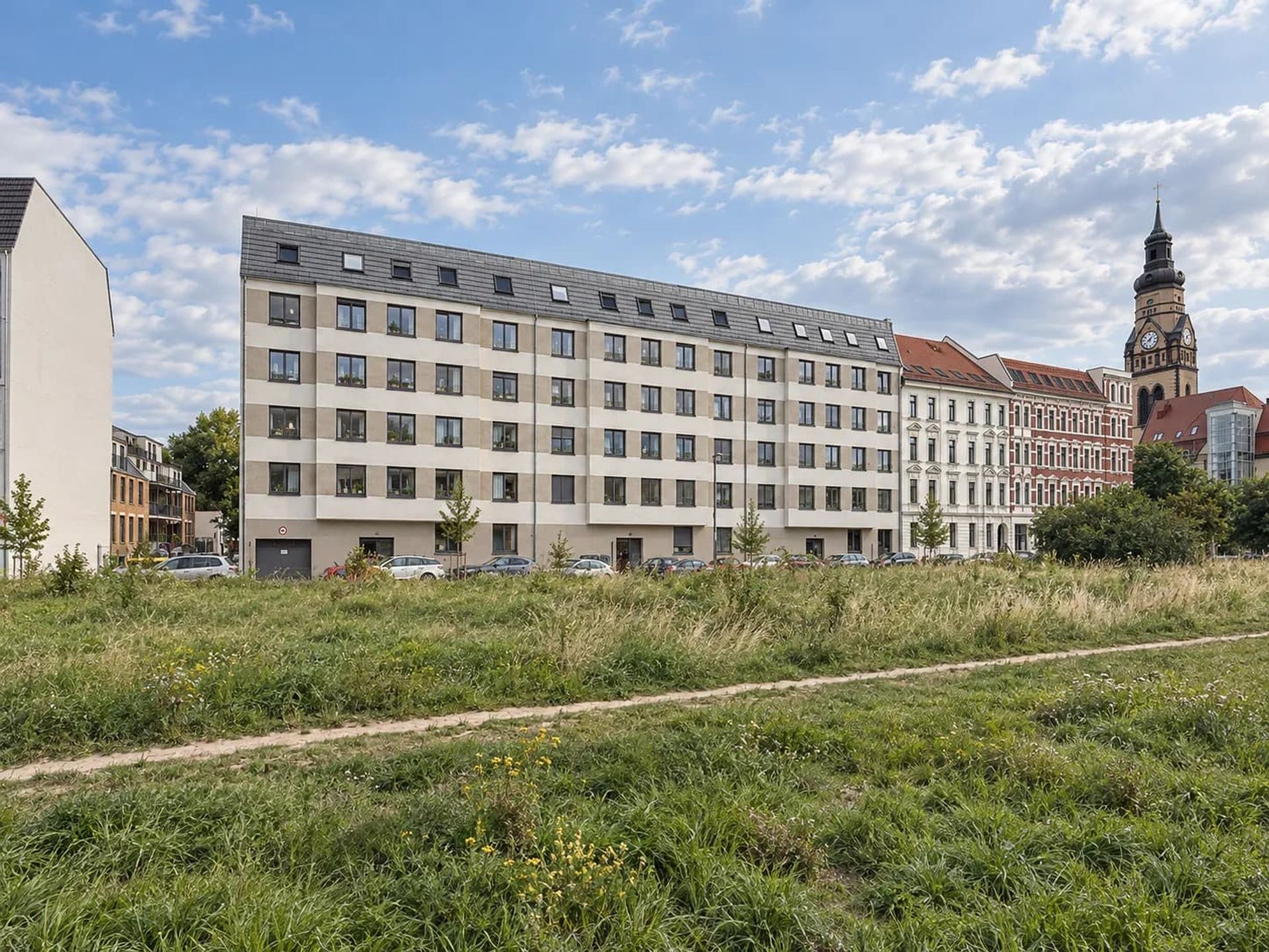 Drei Wohngebäude am Karl-Heine-Kanal, Leipzig – Aurelienstraße, KI-bearbeitete Aufnahme