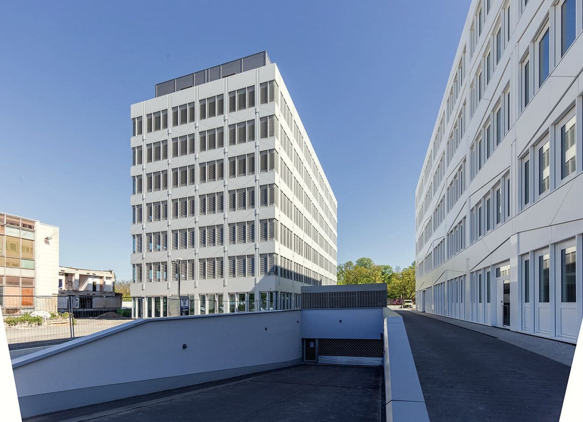 BioSquare Alte Messe, Leipzig – Hof mit Tiefgarageneinfahrt