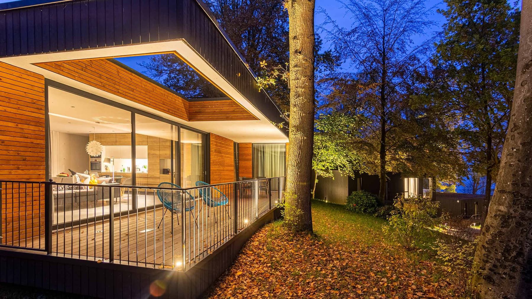 Glück in Sicht Terrasse bei Nacht KLM Architekten