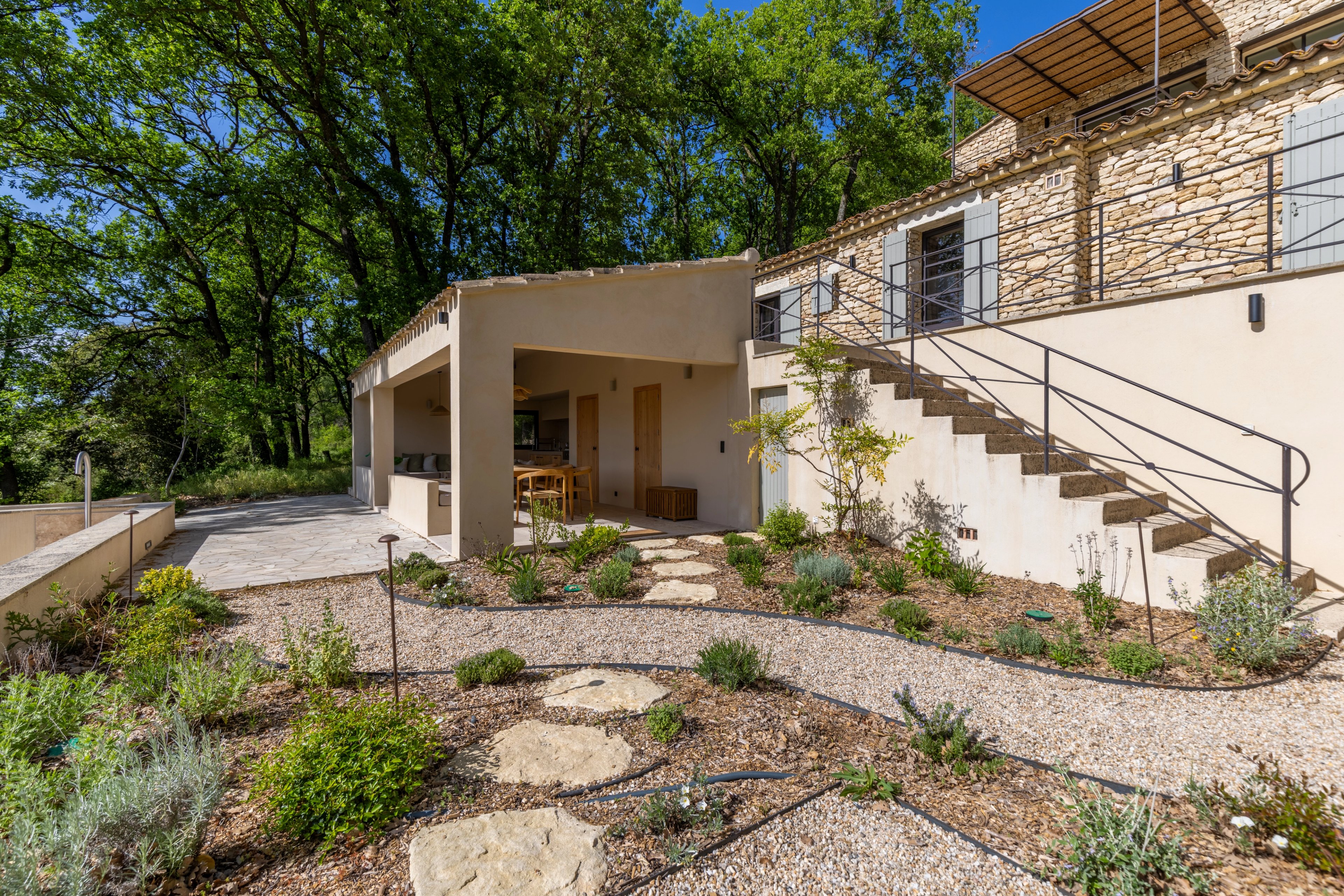 Interior photograph — IMMOBILIER, LUBERON, 8