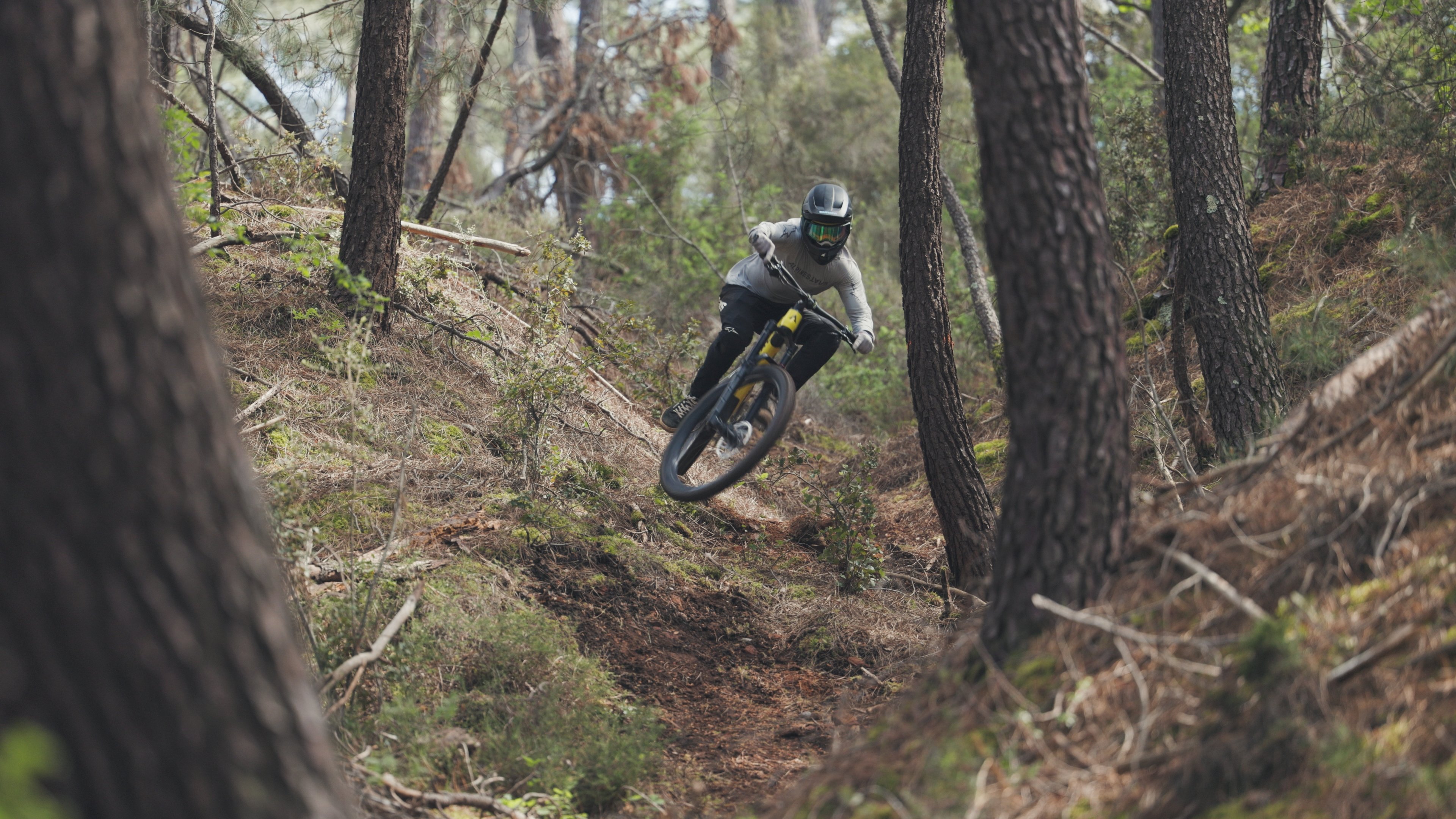 Sport photograph — KYLIAN BRELIERE X FORESTAL, VAUCLUSE, 16