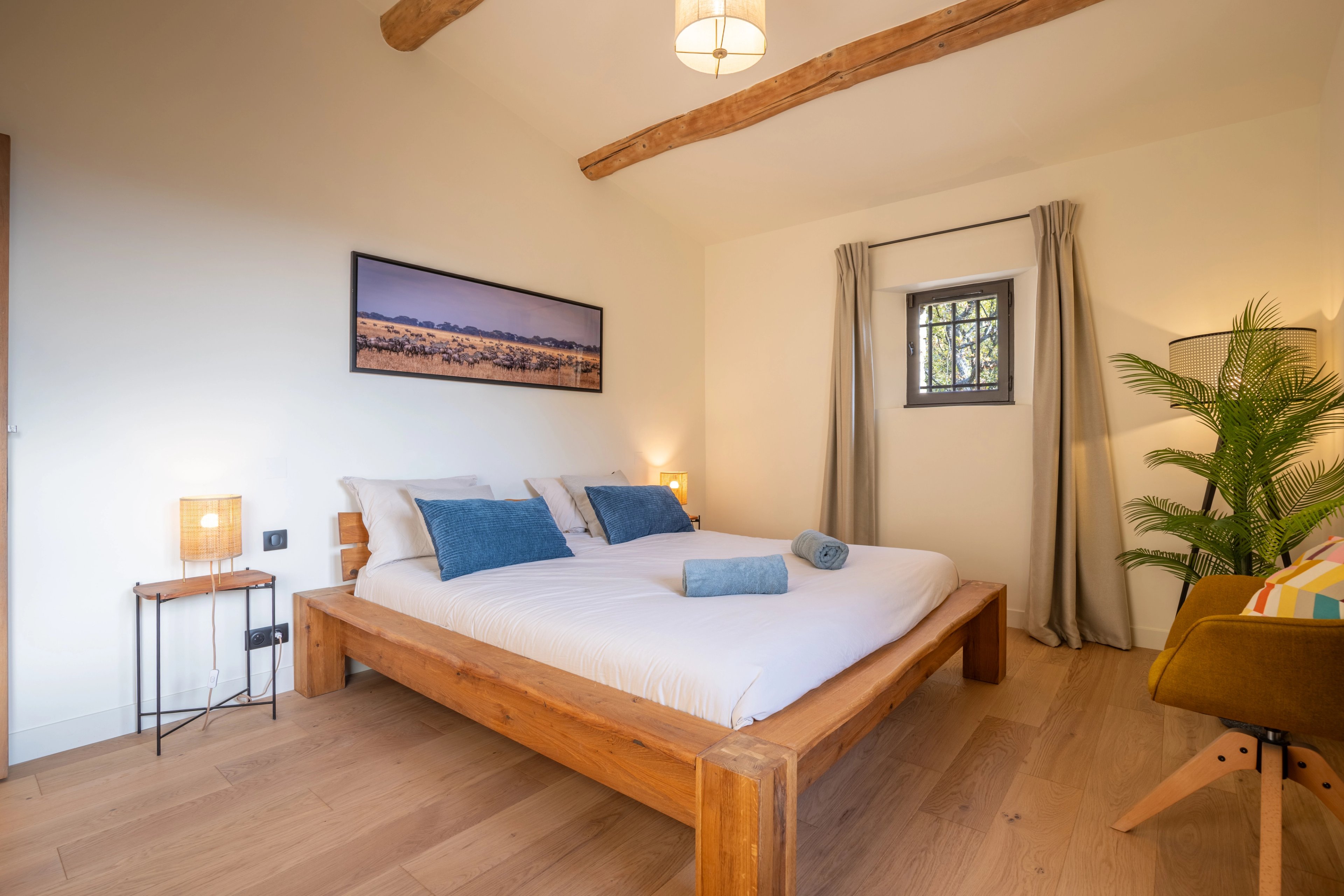Interior photograph — IMMOBILIER, LUBERON, 22