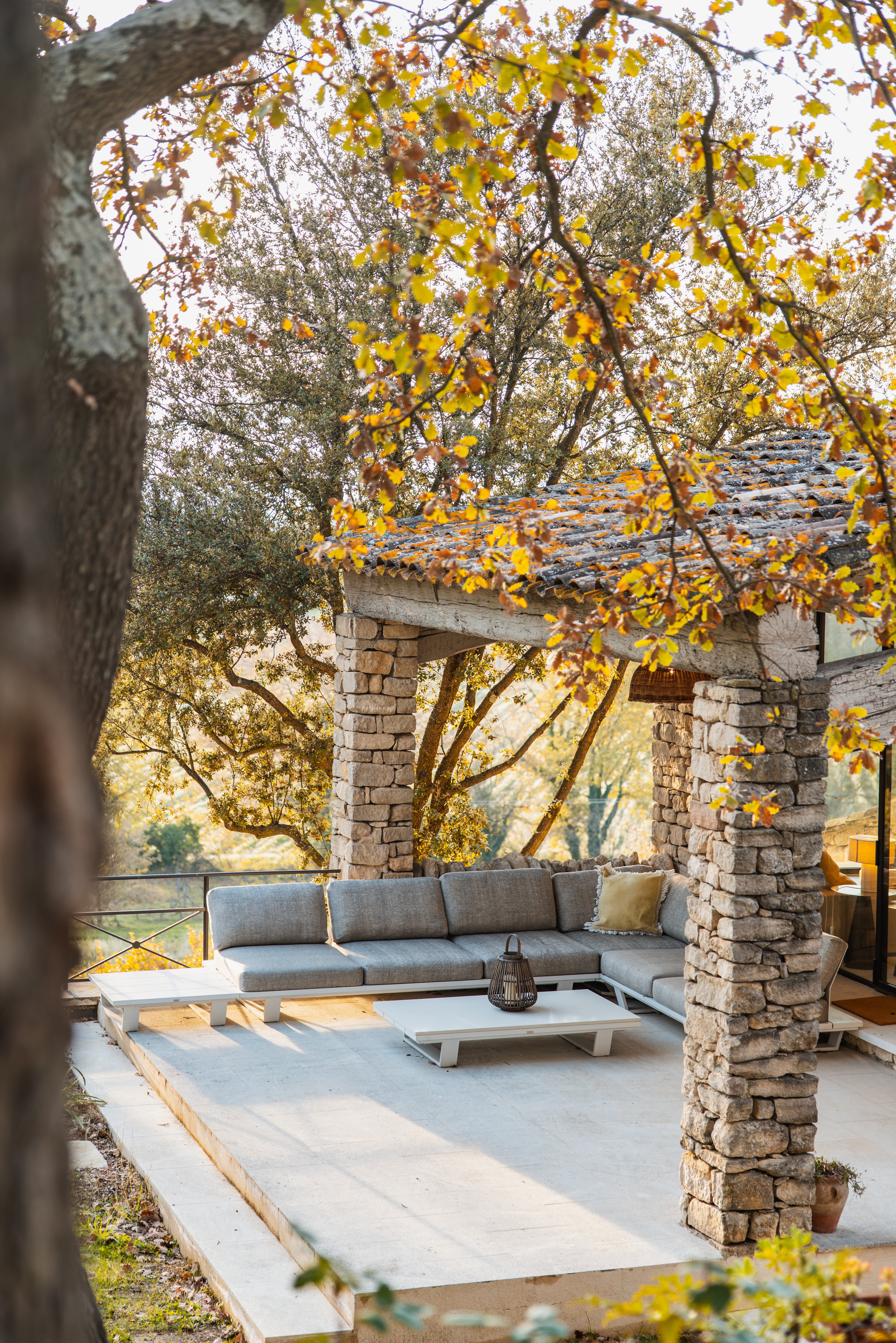 Interior photograph — IMMOBILIER, LUBERON, 36