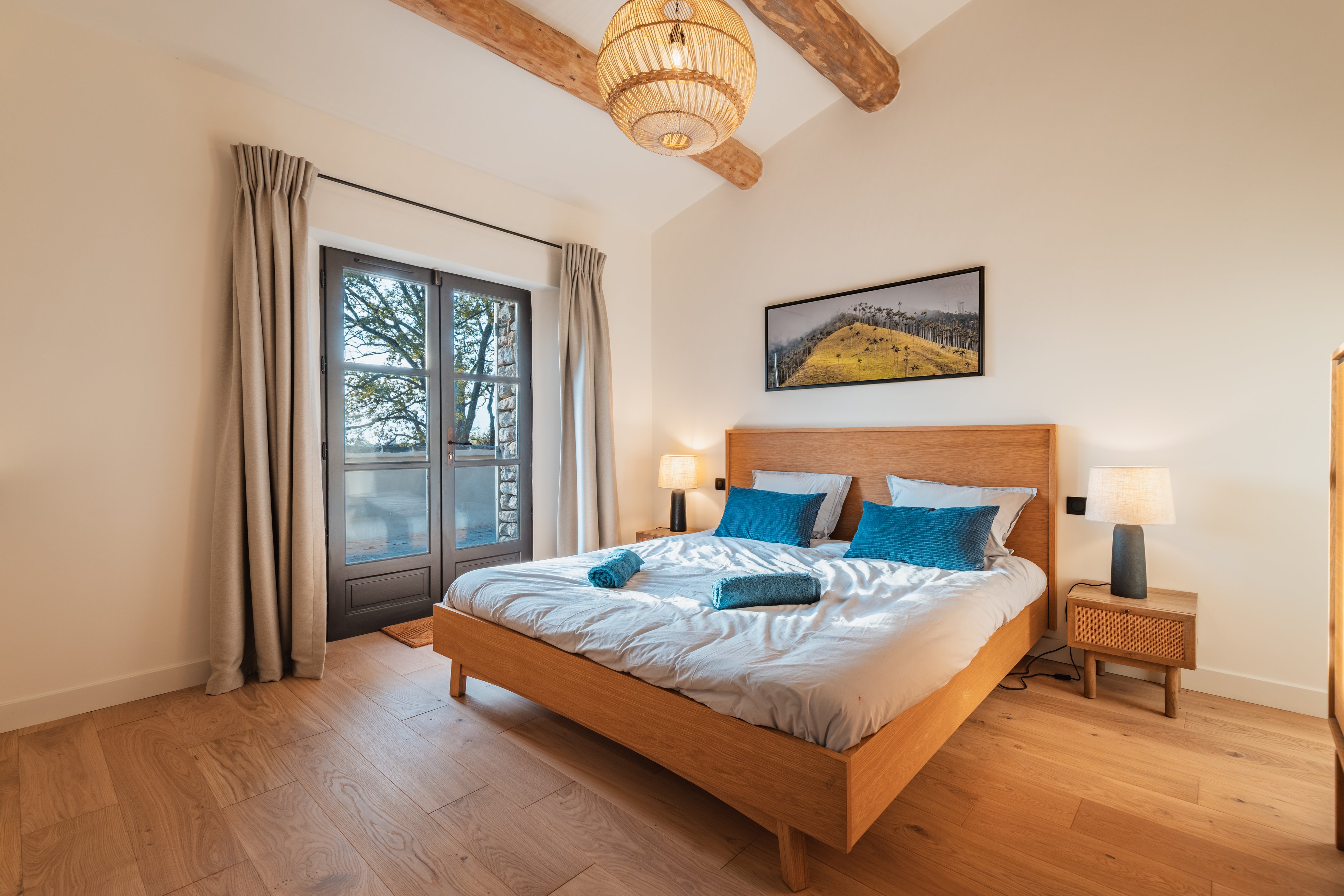 Interior photograph — IMMOBILIER, LUBERON, 27
