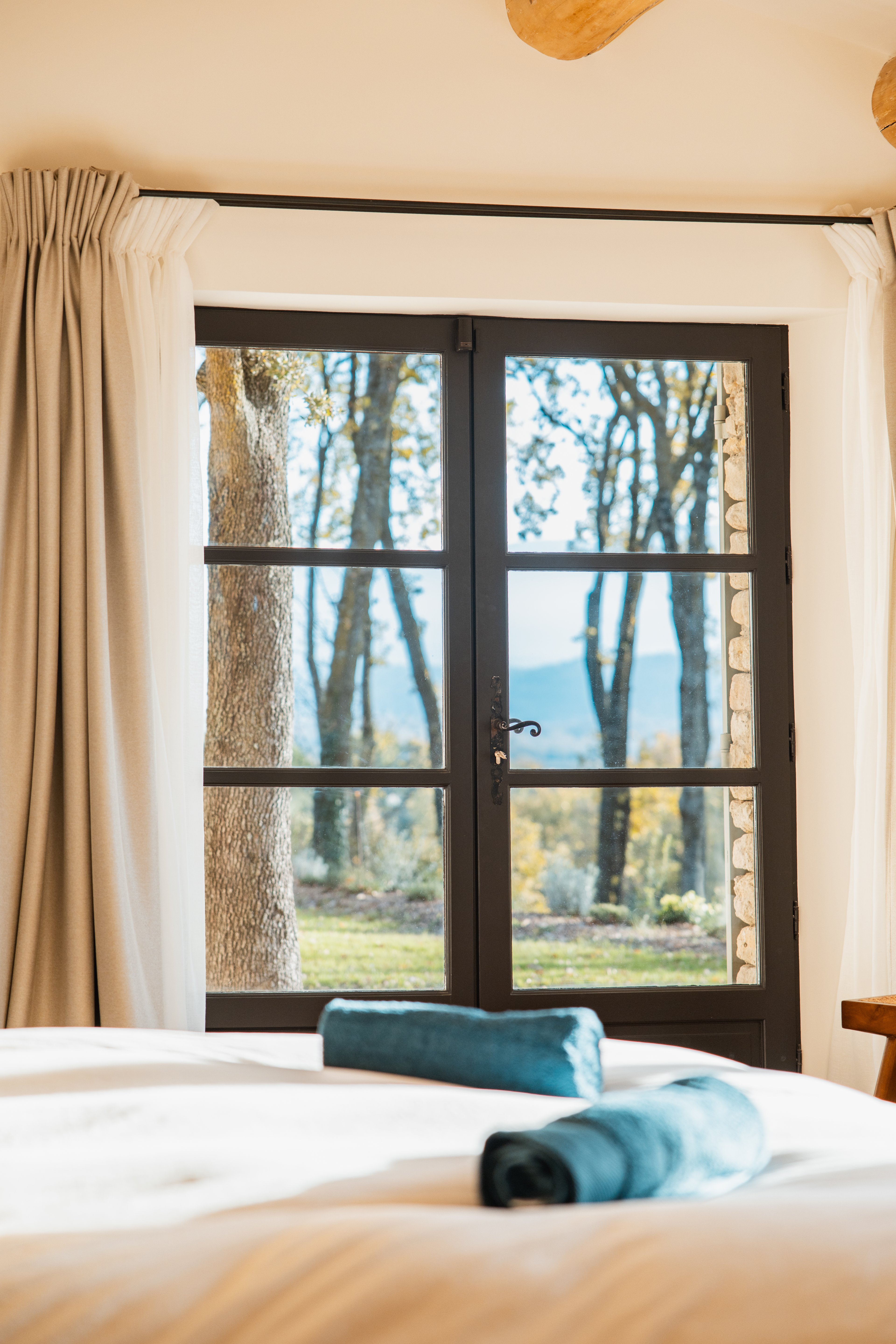 Interior photograph — IMMOBILIER, LUBERON, 23