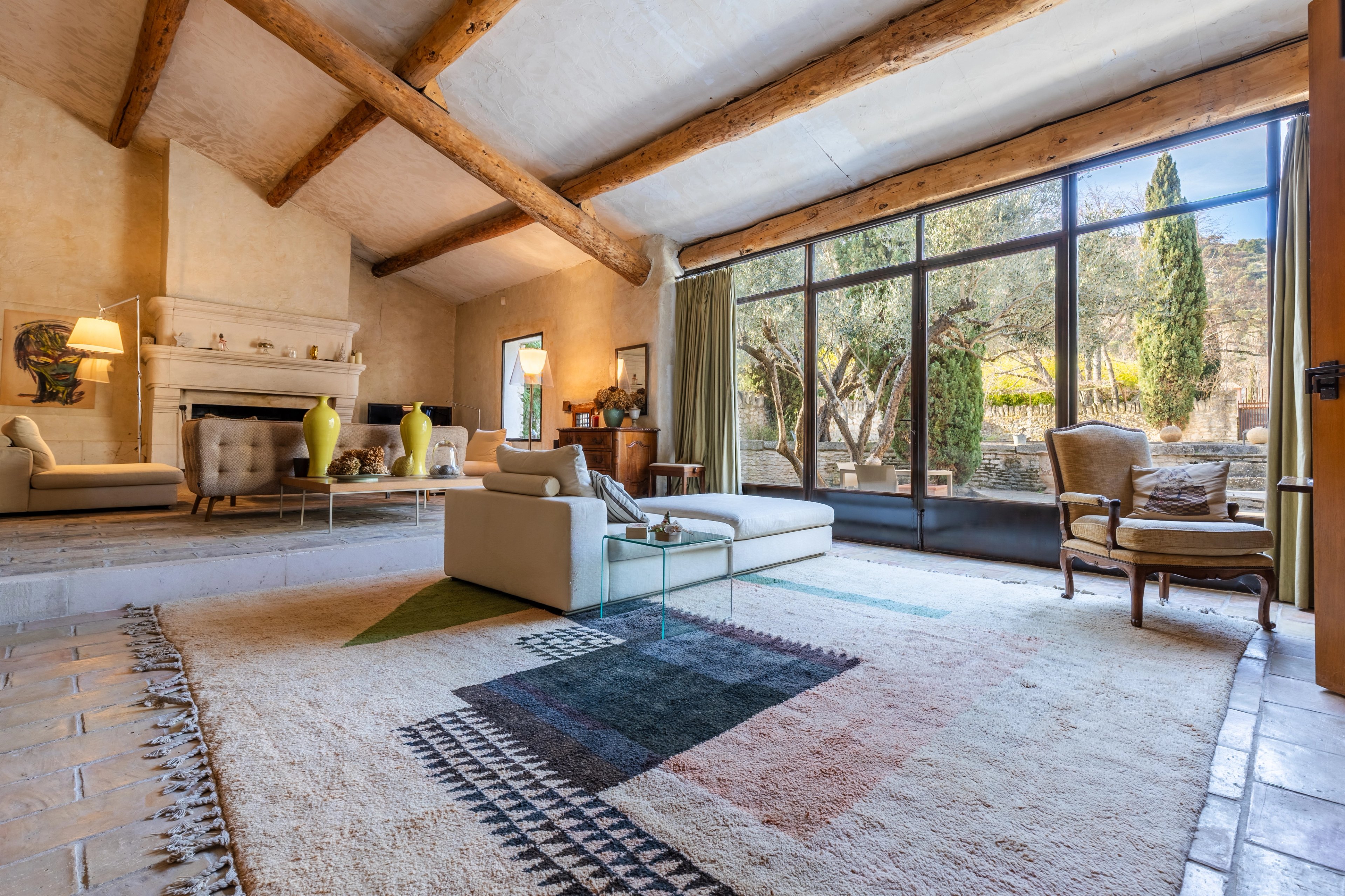 Interior photograph — IMMOBILIER, LUBERON, 43