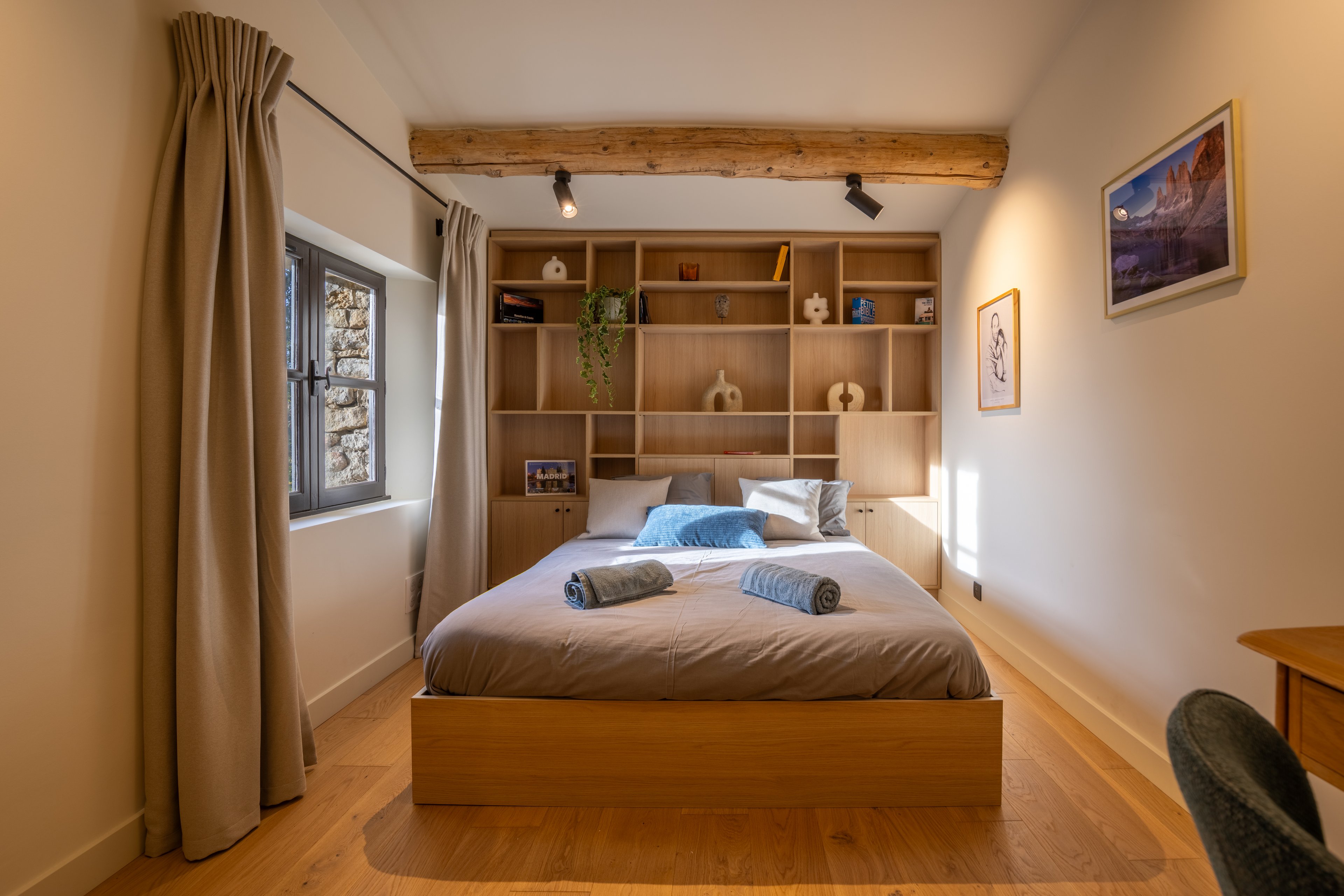 Interior photograph — IMMOBILIER, LUBERON, 21