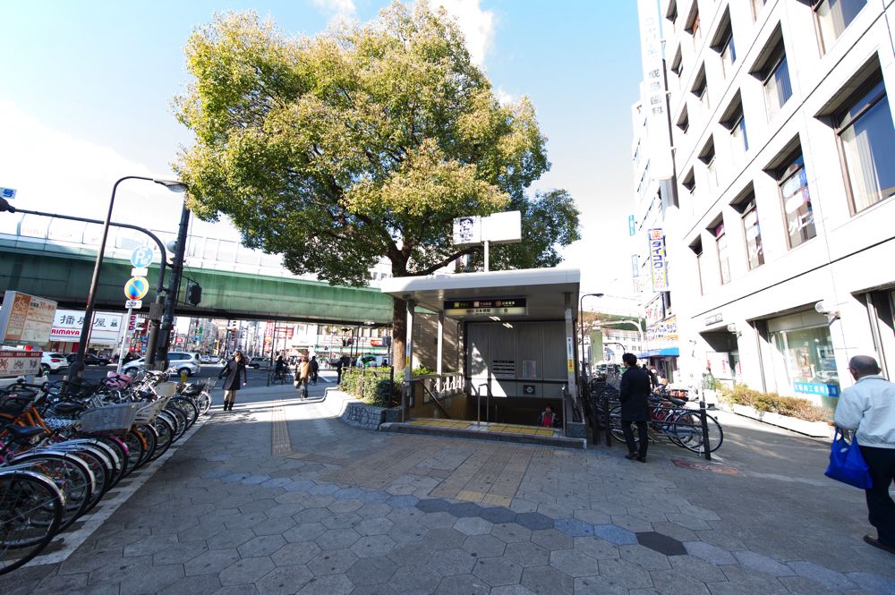 8 minute walk from Nihonbashi Station Exit 8
