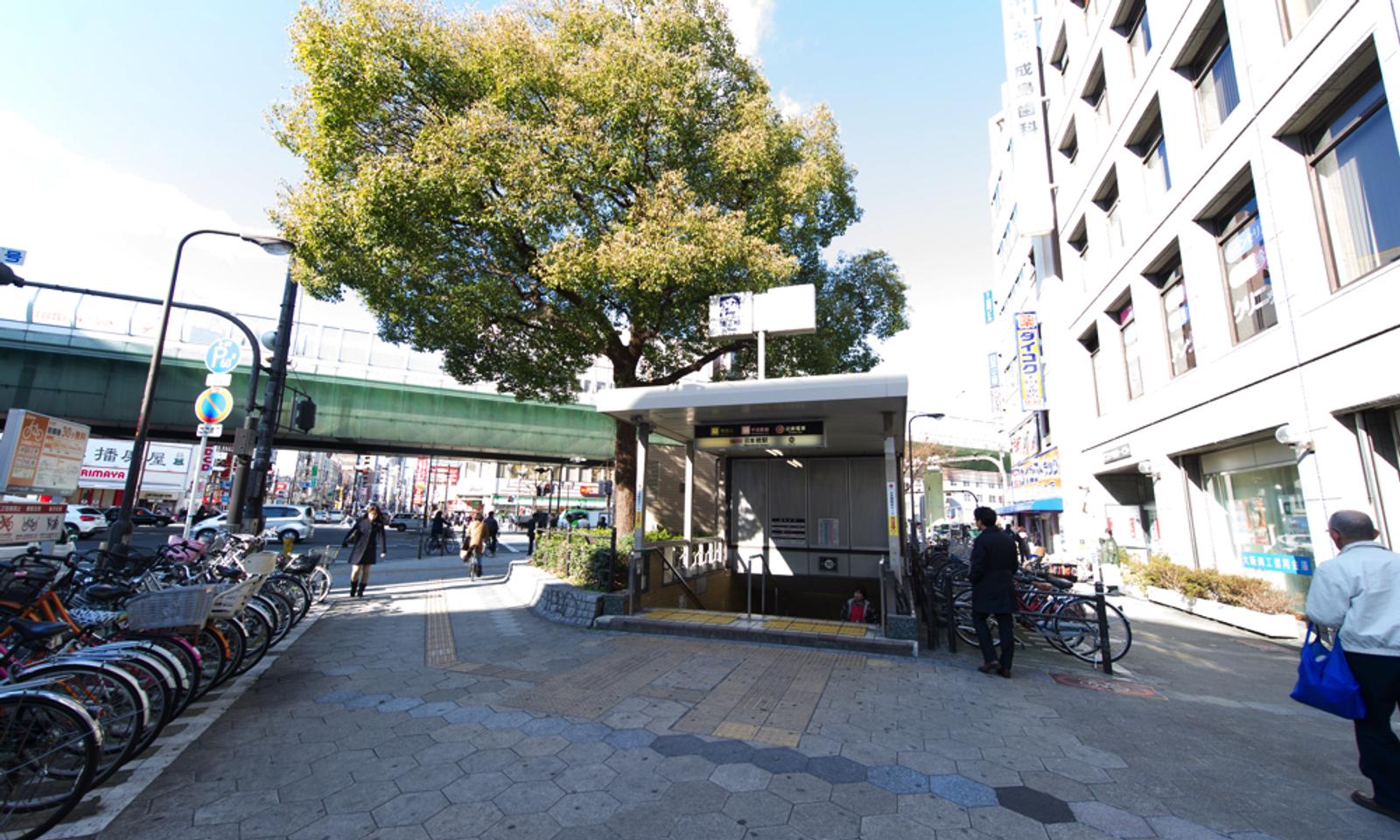 8 minute walk from Nihonbashi Station Exit 8