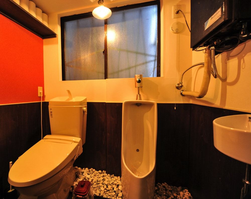 Equipped with washlet. Toilet seats are warm and comfortable even in the winter